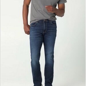 Lee Men’s Extreme Motion Regular Straight Jeans - Oleo